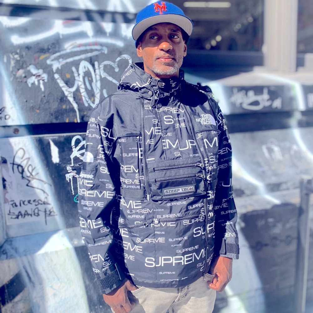 Hi I’m drip_king_77. I sell Supreme, EE, Jordan’s, Dunks, and much more